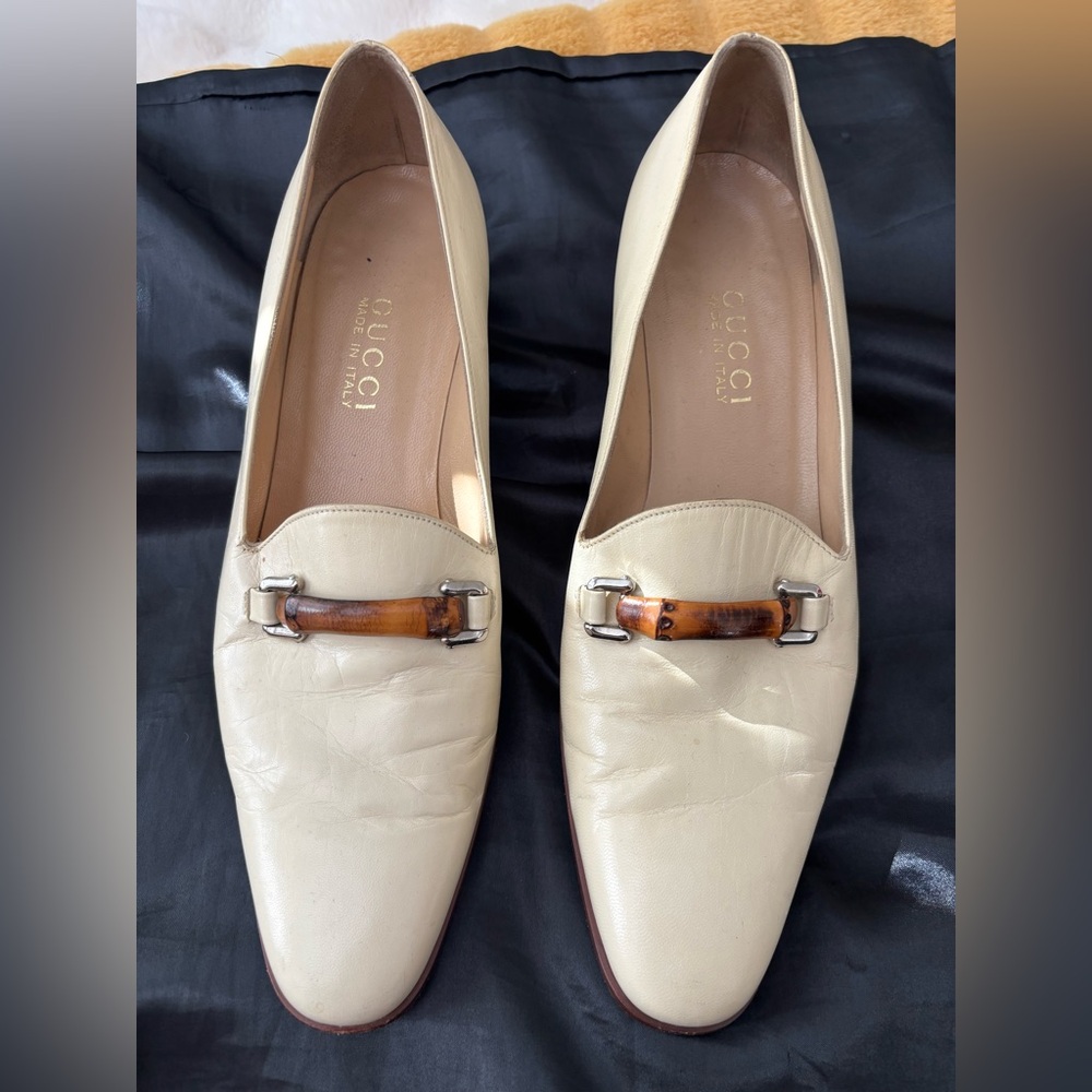Gucci Women's Beige Leather Loafers with Bamboo Detail